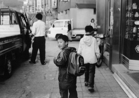 Schuljunge in Hadong. Südkorea, April 2000, Foto: Oliver Hoffmann